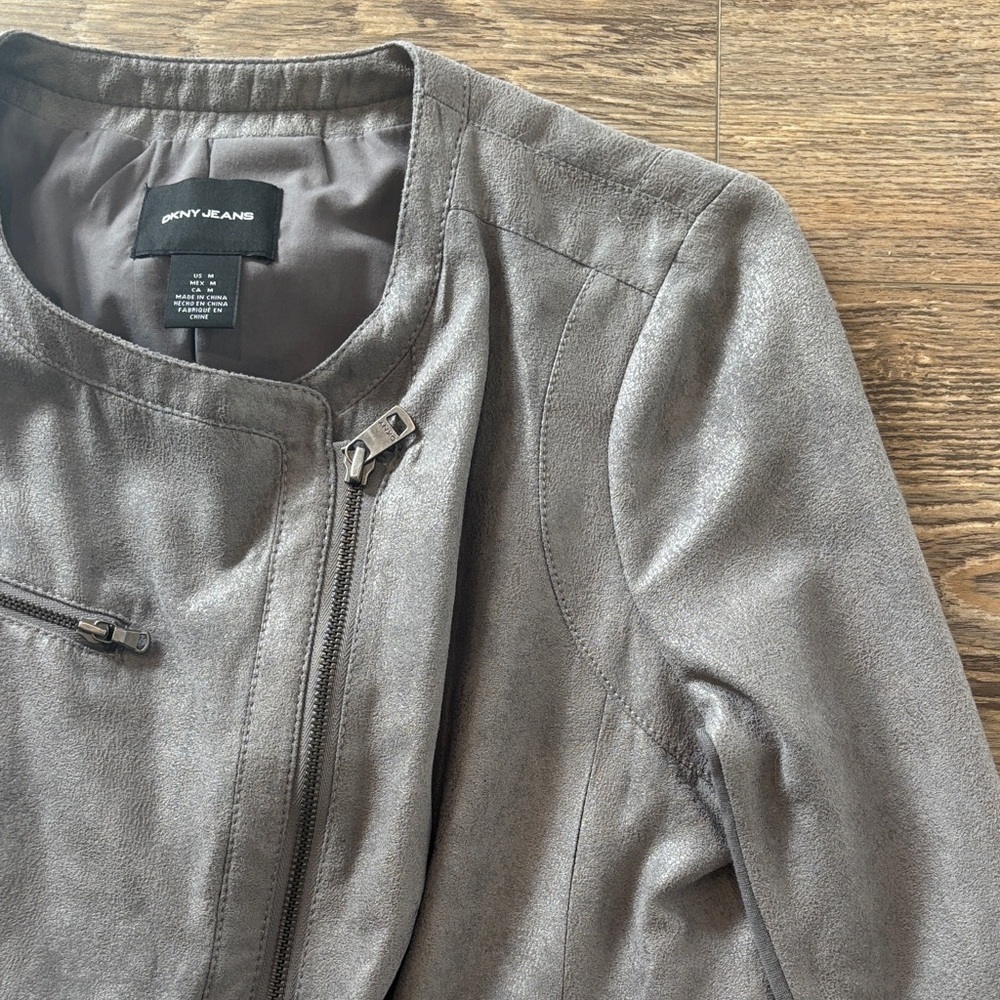 DKNY JEANS Grey Faux Suede Asymmetrical Zip Jacket Moto Biker Womens Size Medium - Picture 5 of 13